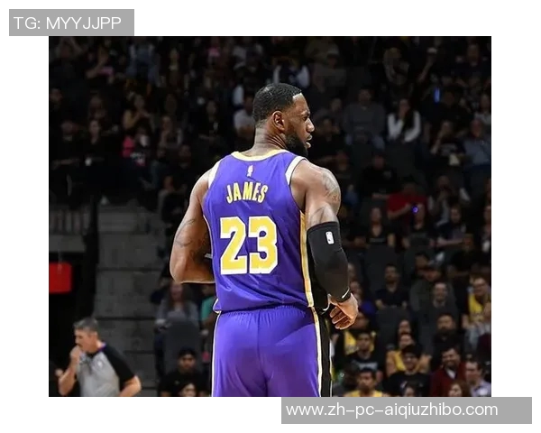 詹姆斯领衔湖人对决雷霆全力争胜展现王者风范